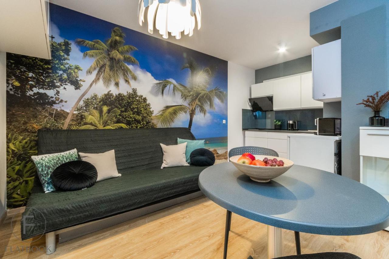 Flatbook Apartmenty - Apartment *